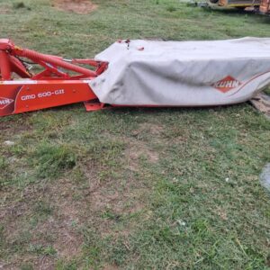 Kuhn snyer saam New Holland 570 baler