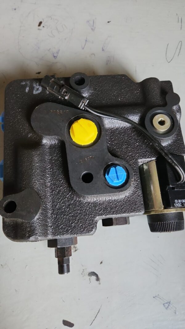 CASE 2388 STROPER VALVE REEL DRIVE