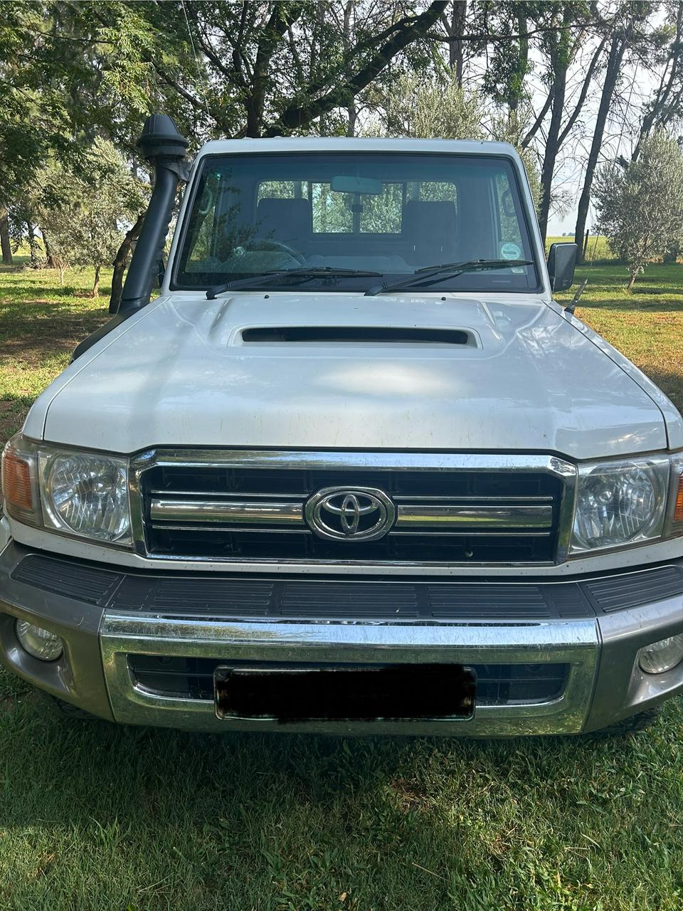 2016 Toyota Land Cruiser 79 4.5d - Image 2